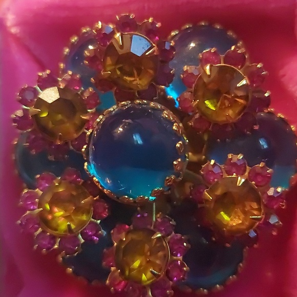 Multi-colored Circle Brooch Vintage Pin - Rhinestones ~1 1/2" Diameter - Pin - Picture 2 of 4